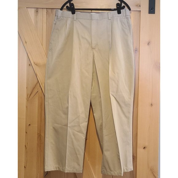 LL Bean Chino Pants Men’s Size 38x28 Tan Khakis Comfort Waist 100% Cotton 262556 - Picture 1 of 15